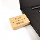 Leseni USB ključ z gravuro U01
